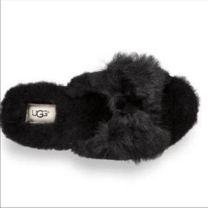 UGG slippers black never worn size 11
